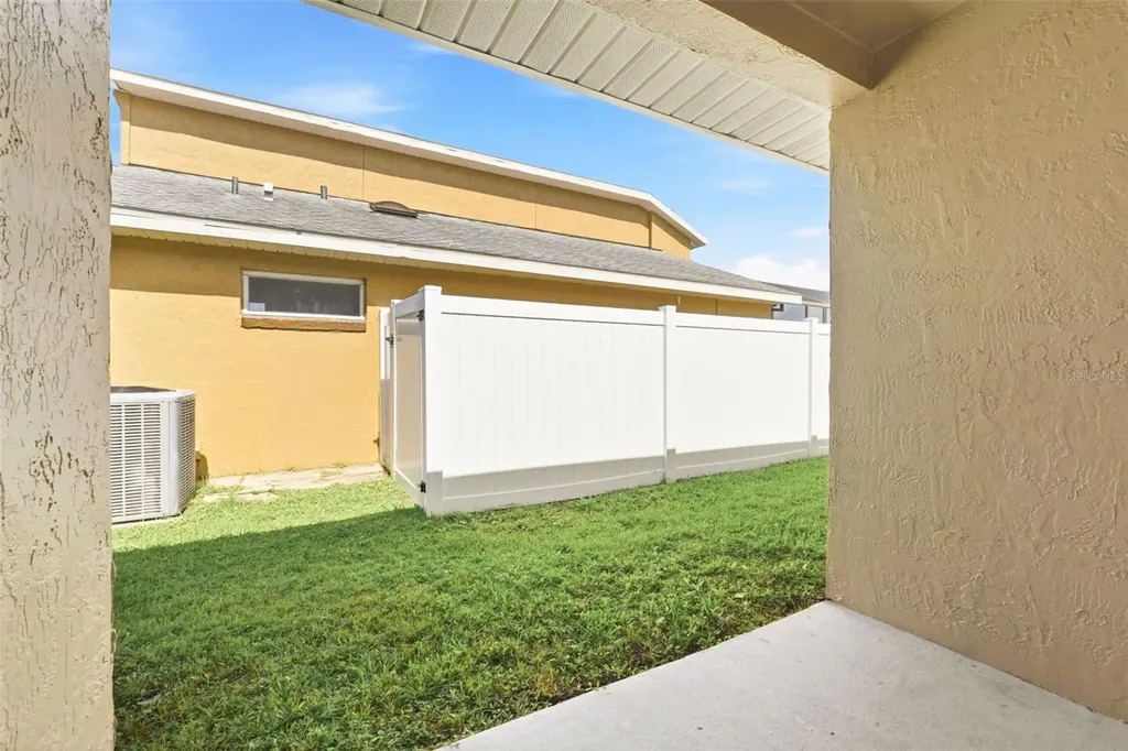 154 Hidden Springs Circle Kissimmee FL 34743