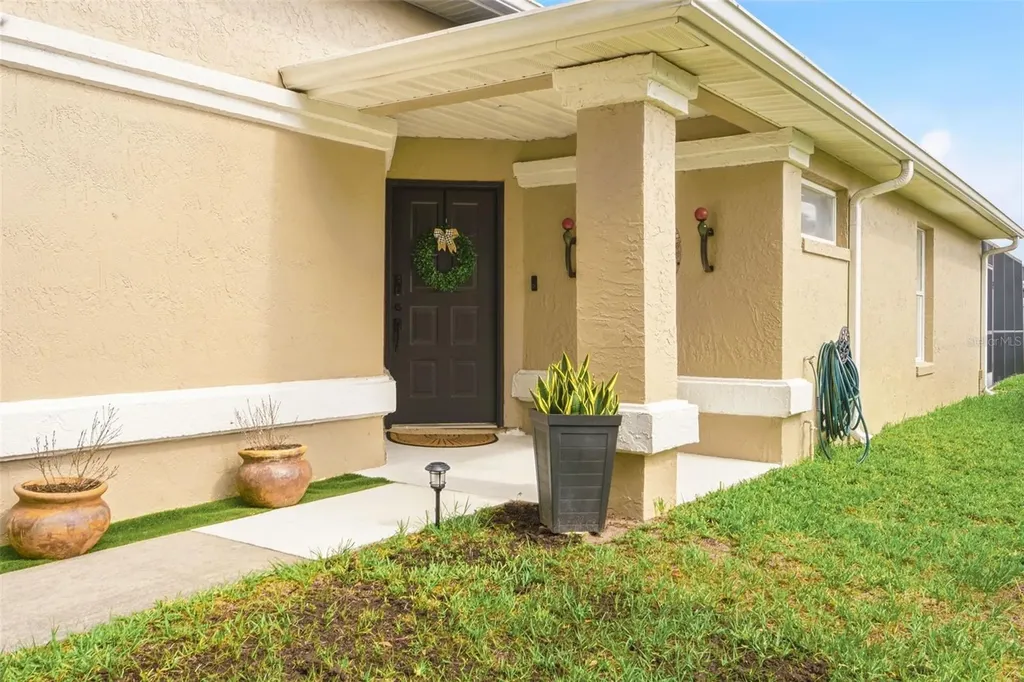 154 Hidden Springs Circle Kissimmee FL 34743