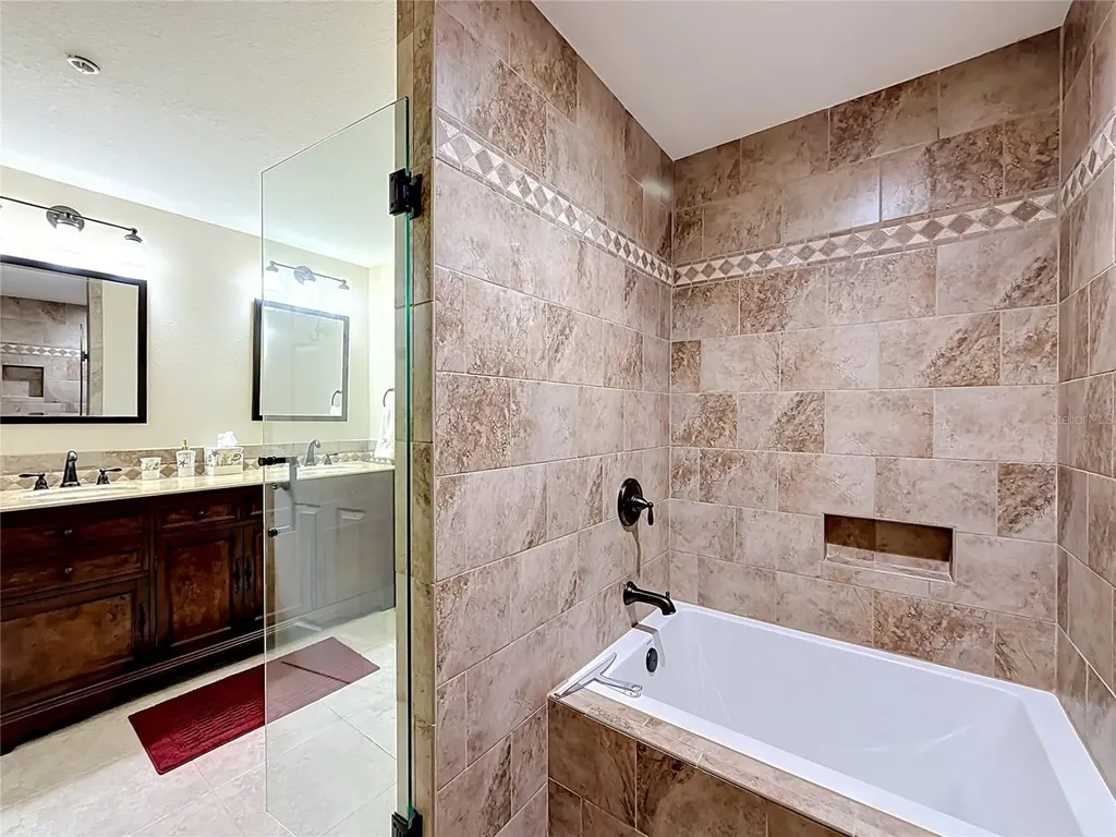 5308 Bay Club Circle Tampa FL 33607
