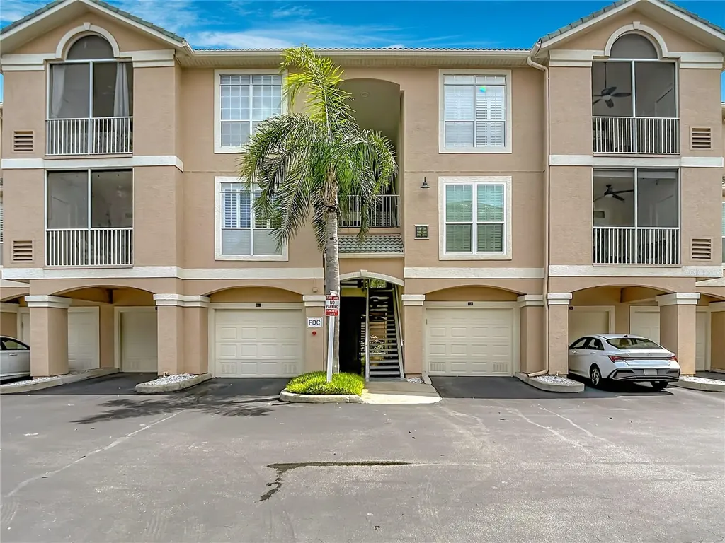 5308 Bay Club Circle Tampa FL 33607
