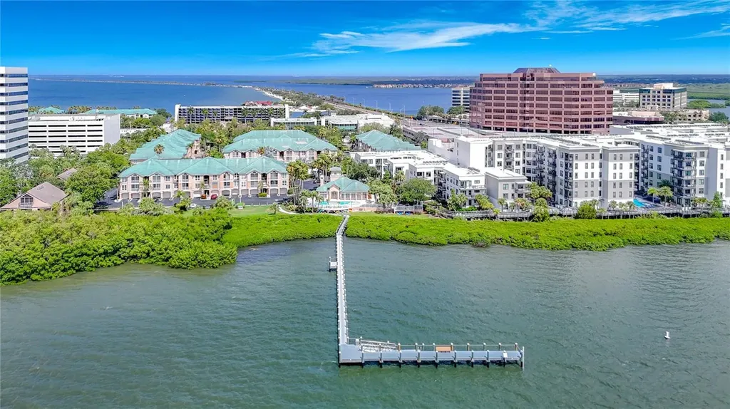 5308 Bay Club Circle Tampa FL 33607