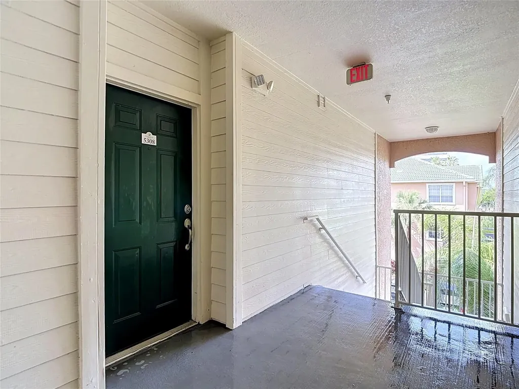 5308 Bay Club Circle Tampa FL 33607