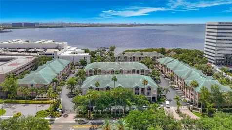 5308 Bay Club Circle Tampa FL 33607