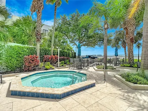 5308 Bay Club Circle Tampa FL 33607