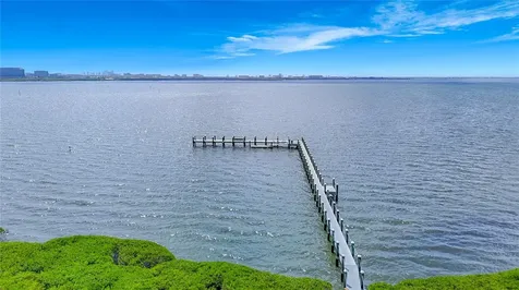 5308 Bay Club Circle Tampa FL 33607