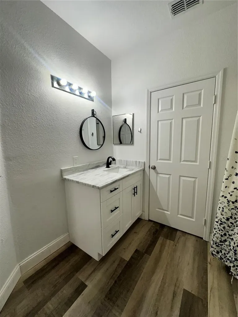 3713 Conroy Road Orlando FL 32839