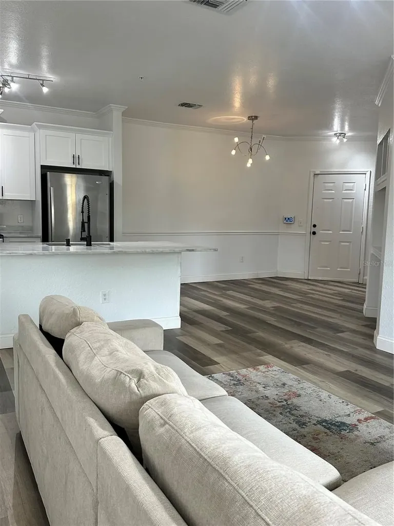 3713 Conroy Road Orlando FL 32839