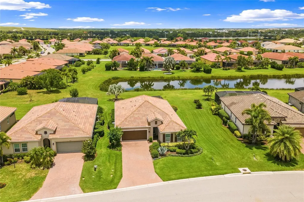 4821 Tobermory Way Bradenton FL 34211