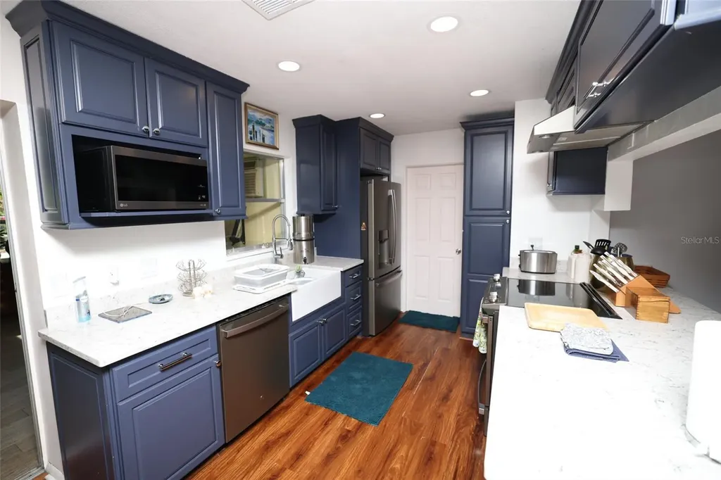 2609 Darwin Avenue Sarasota FL 34239