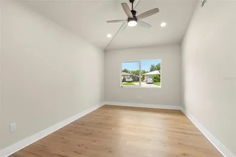 5299 35th Avenue N St Petersburg FL 33710