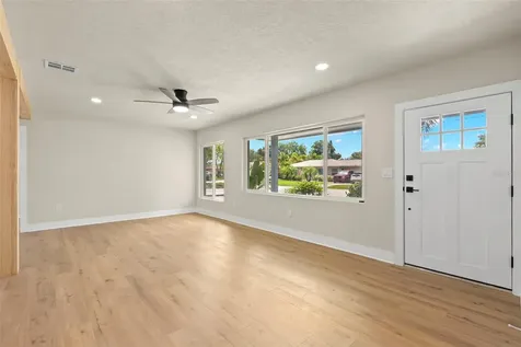 5299 35th Avenue N St Petersburg FL 33710