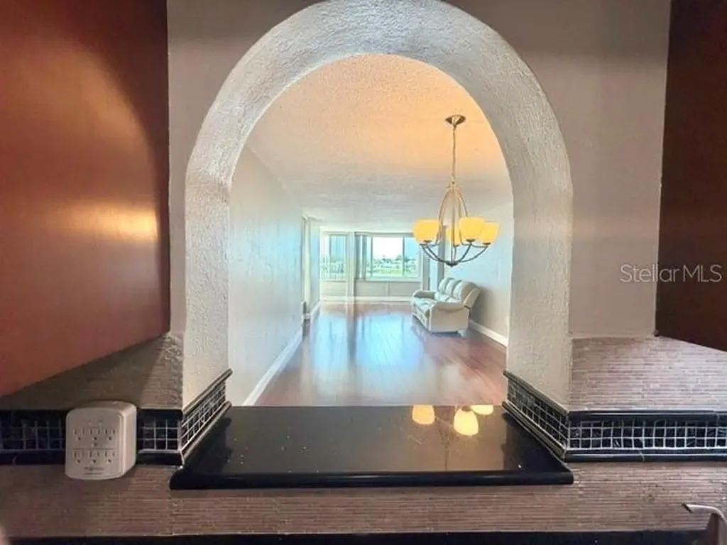 700 Mirror Terrace NW Winter Haven FL 33880