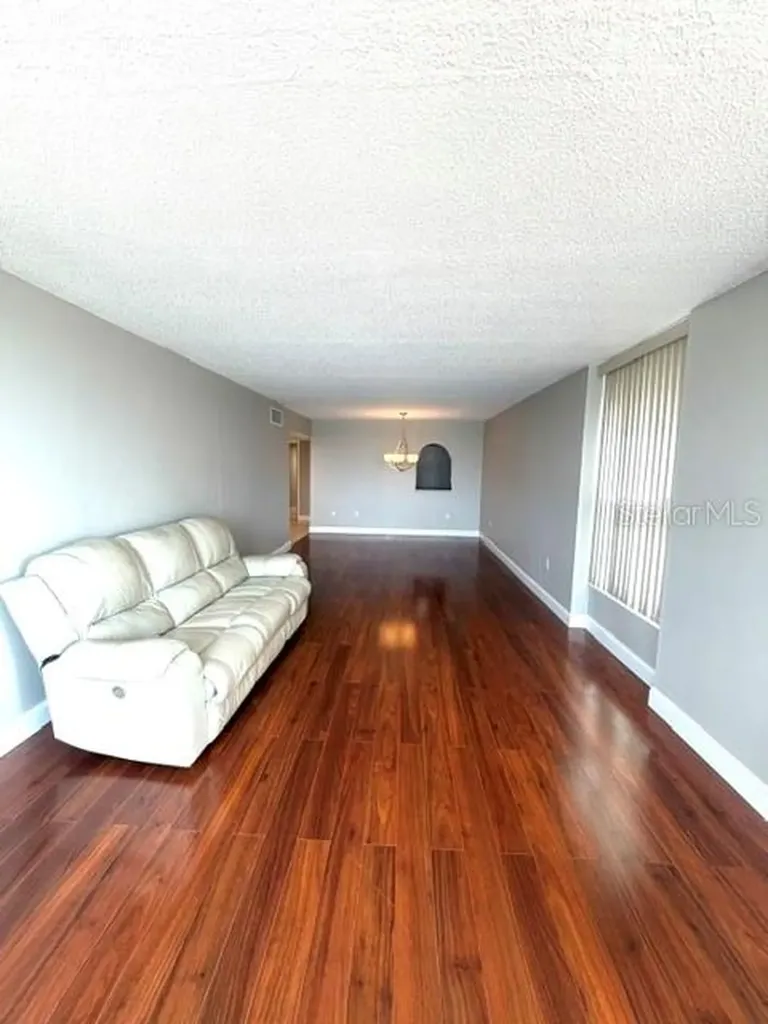 700 Mirror Terrace NW Winter Haven FL 33880