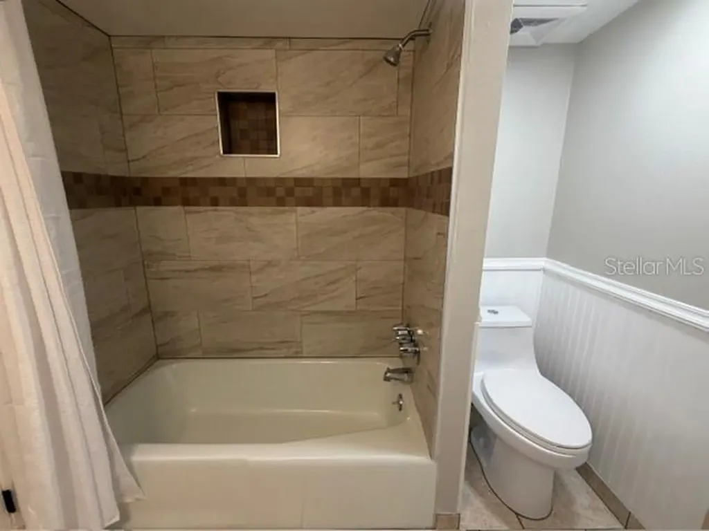 700 Mirror Terrace NW Winter Haven FL 33880