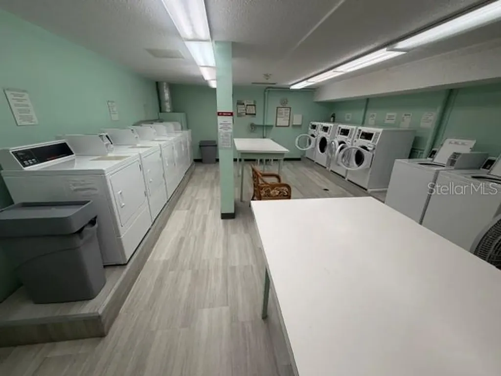 700 Mirror Terrace NW Winter Haven FL 33880