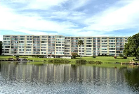 700 Mirror Terrace NW Winter Haven FL 33880