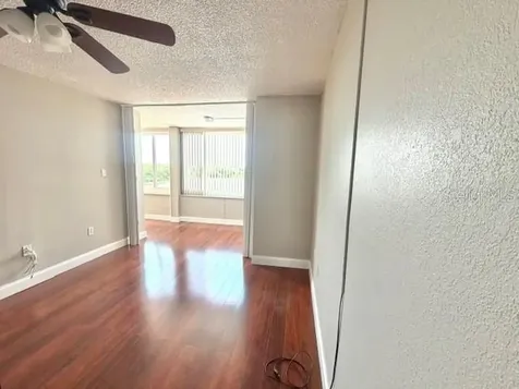 700 Mirror Terrace NW Winter Haven FL 33880