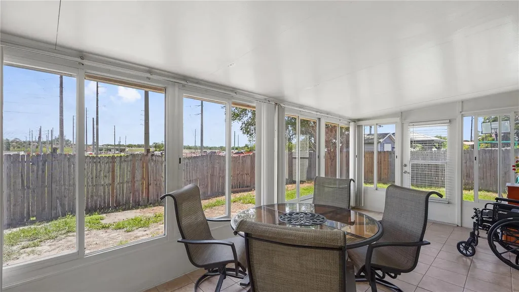 291 Pine Arbor Drive Orlando FL 32825