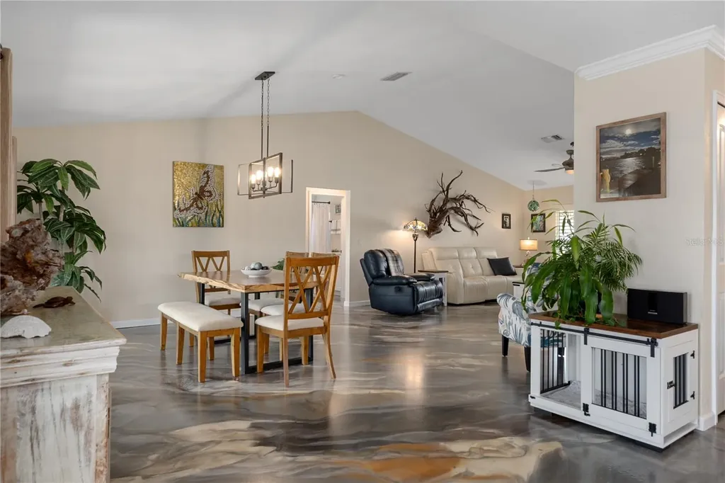 2221 N Kings Cove Point Crystal River FL 34429
