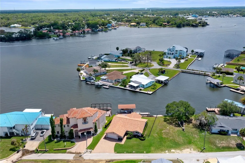 2221 N Kings Cove Point Crystal River FL 34429