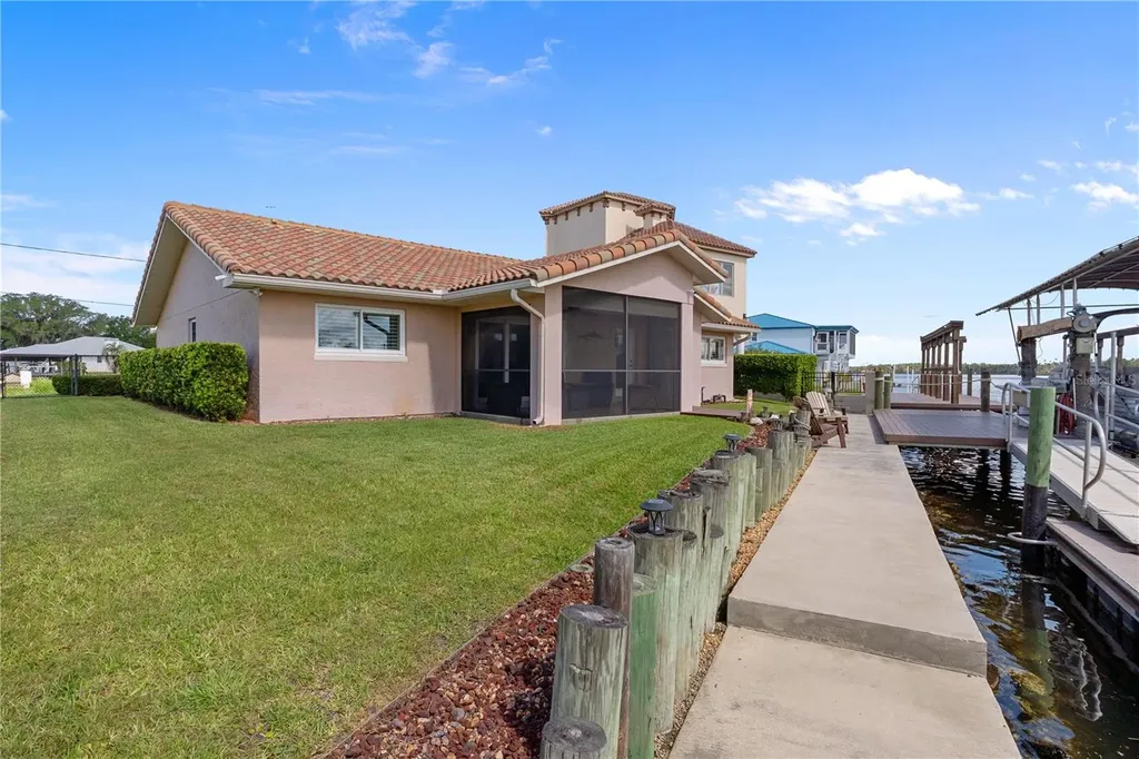 2221 N Kings Cove Point Crystal River FL 34429