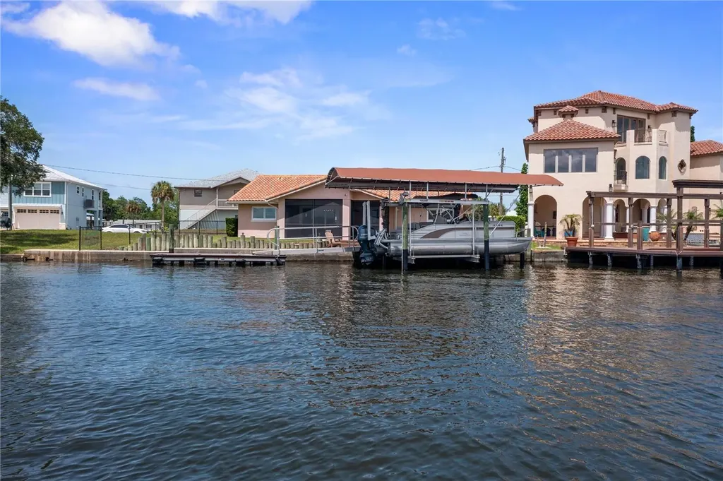 2221 N Kings Cove Point Crystal River FL 34429