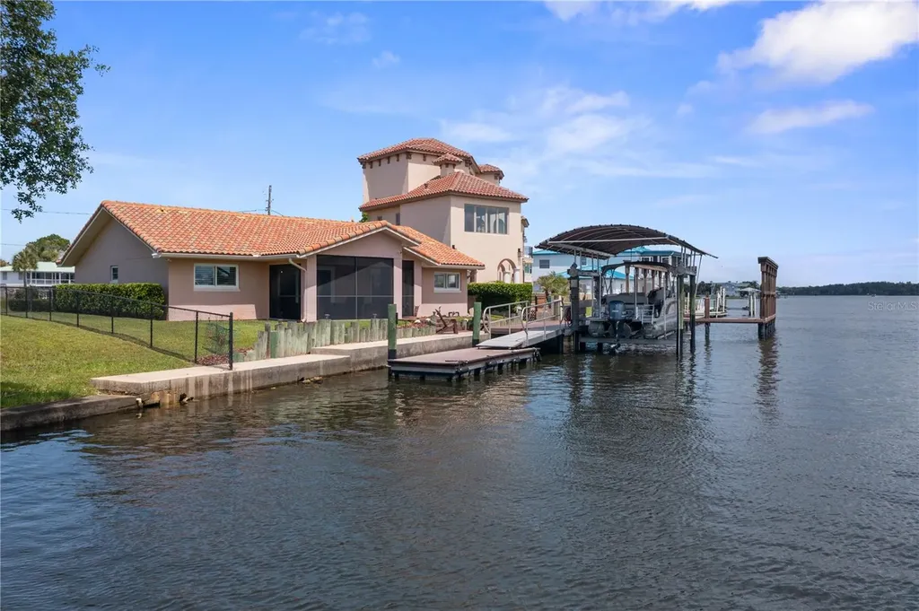 2221 N Kings Cove Point Crystal River FL 34429