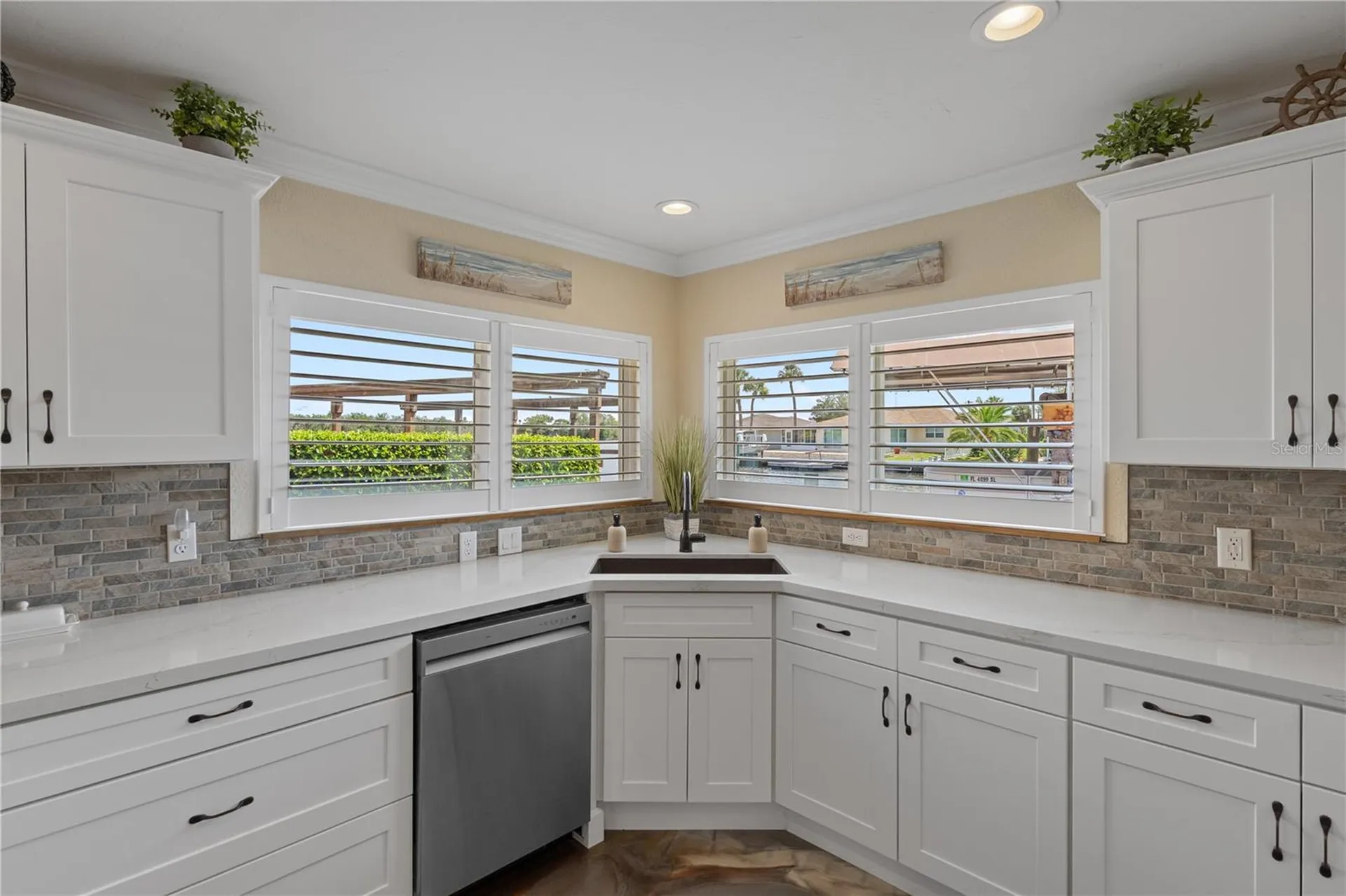 2221 N Kings Cove Point Crystal River FL 34429