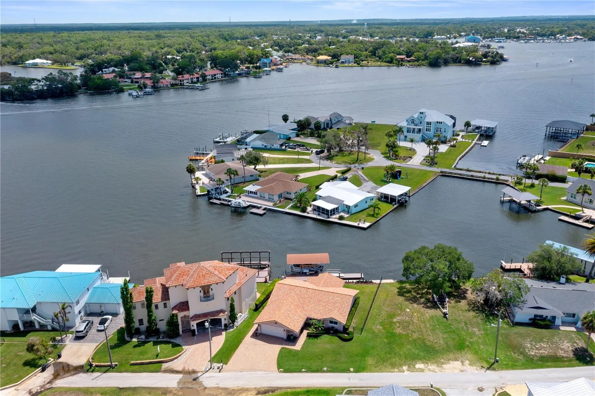 2221 N Kings Cove Point Crystal River FL 34429