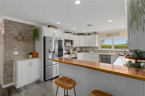 2221 N Kings Cove Point Crystal River FL 34429