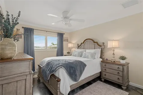 2221 N Kings Cove Point Crystal River FL 34429