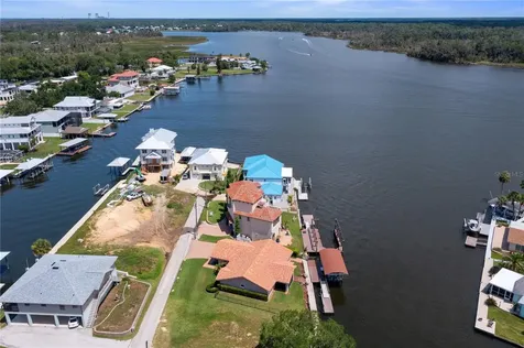 2221 N Kings Cove Point Crystal River FL 34429