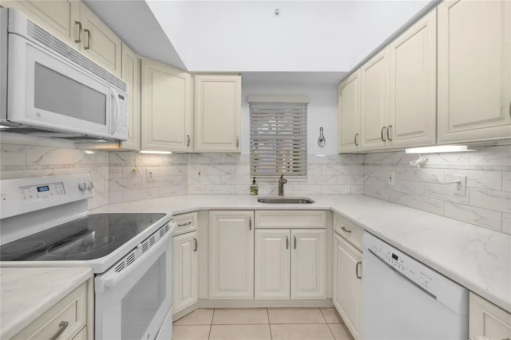 4244 Central Sarasota Parkway Sarasota FL 34238