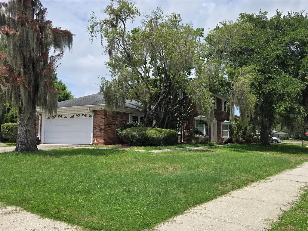 300 Cypress Creek Circle Oldsmar FL 34677