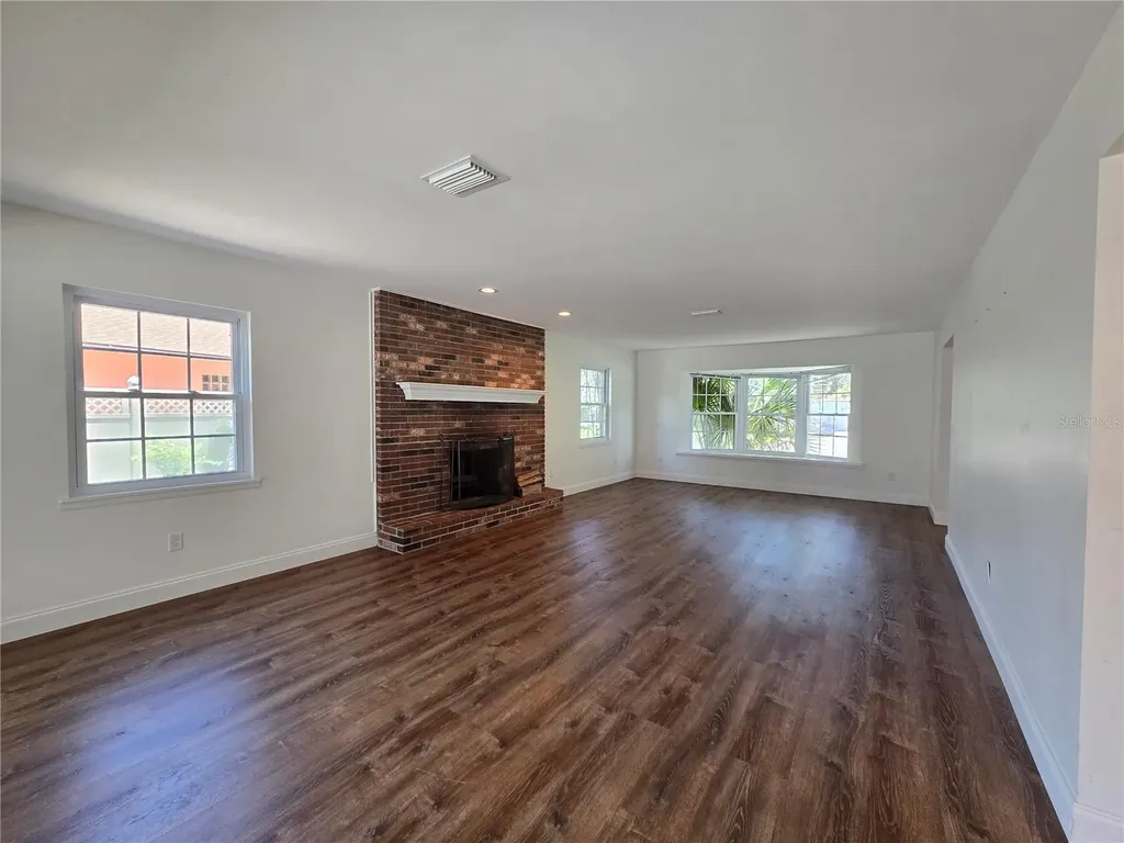 300 Cypress Creek Circle Oldsmar FL 34677