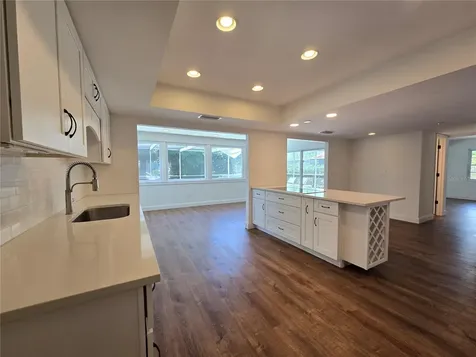 300 Cypress Creek Circle Oldsmar FL 34677