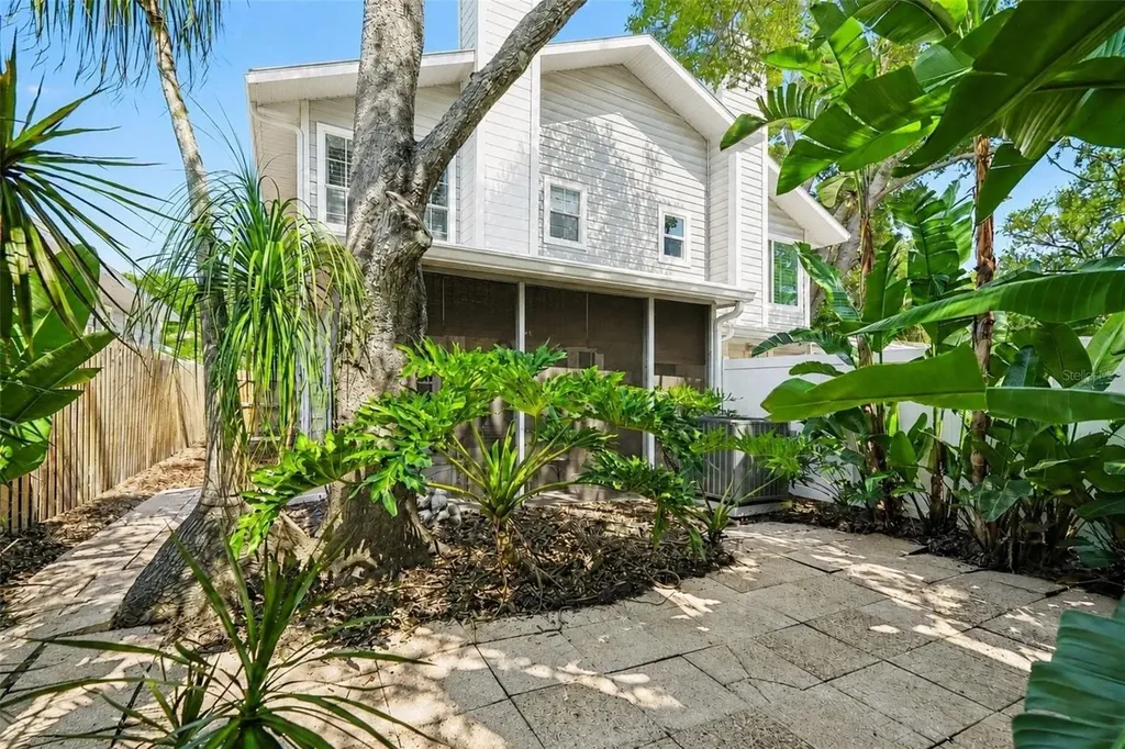 3053 S Concordia Avenue Tampa FL 33629
