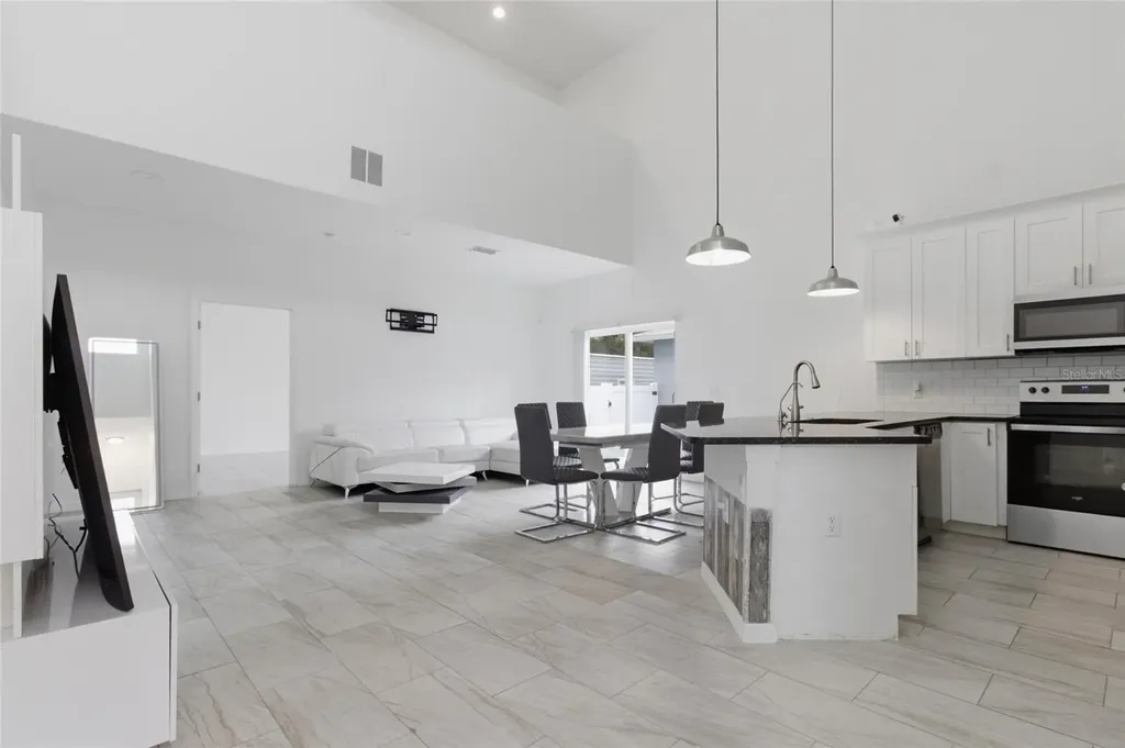 3702 Wiggins Leaf Street Tampa FL 33619