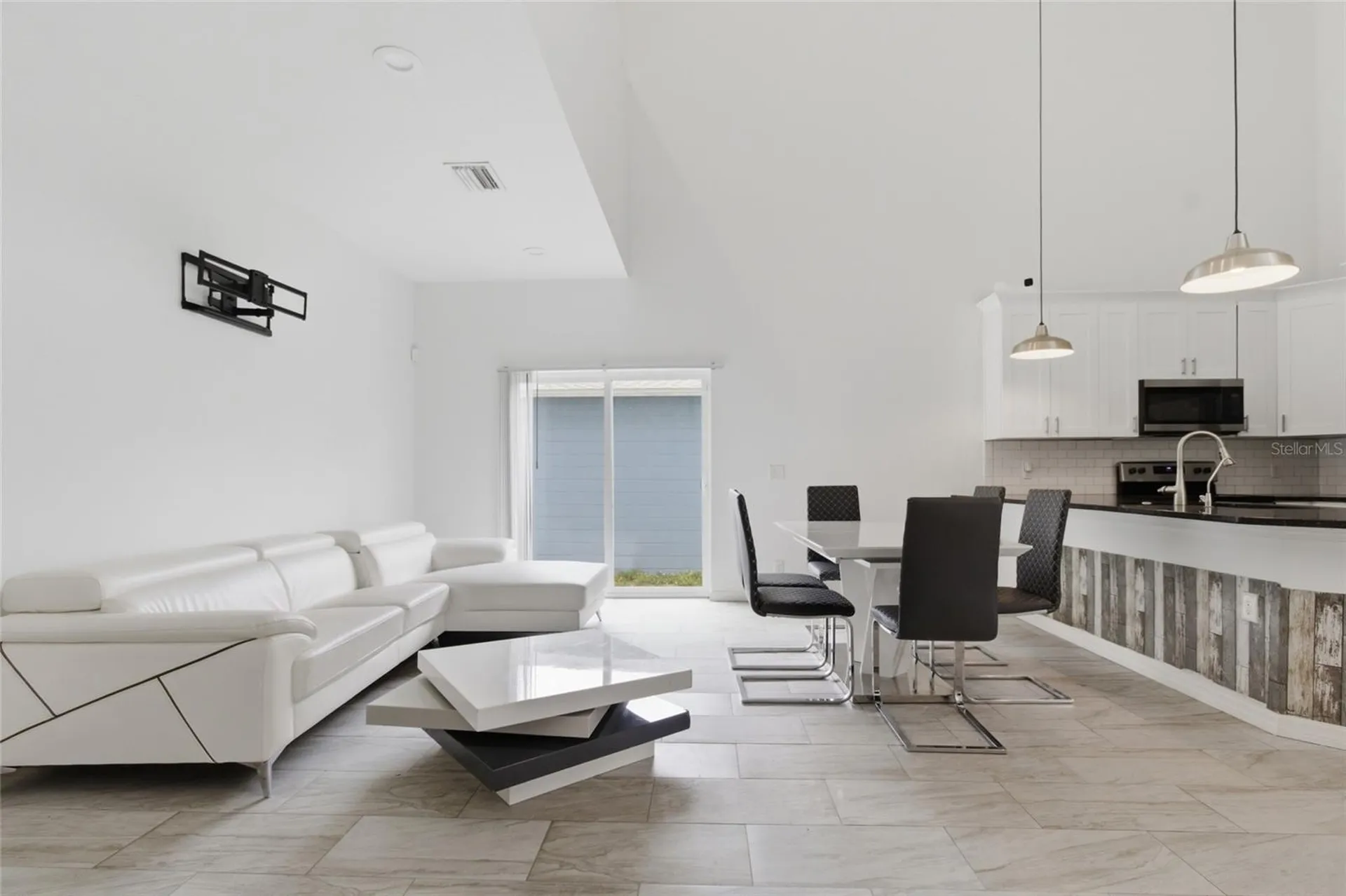 3702 Wiggins Leaf Street Tampa FL 33619