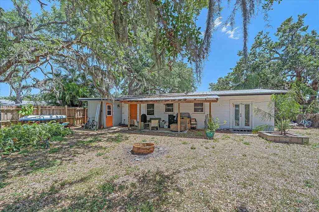 3281 8th Street Sarasota FL 34237