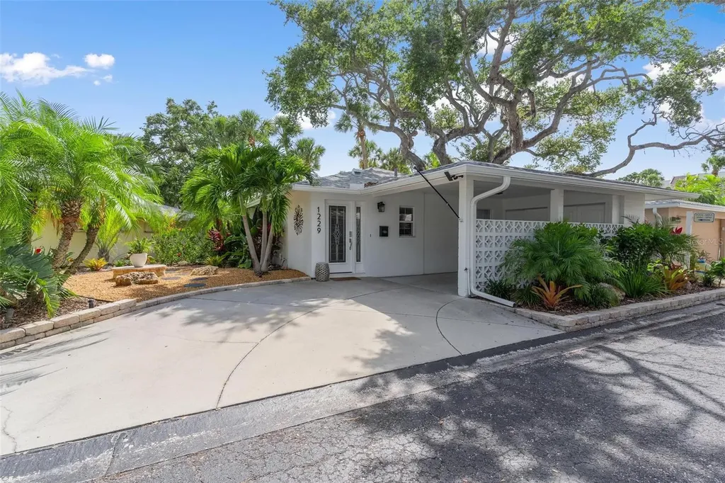 1229 Moonmist Circle Sarasota FL 34242