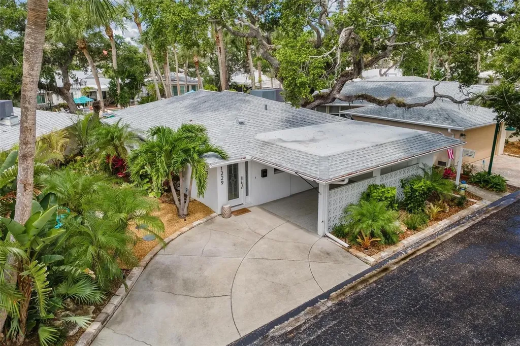 1229 Moonmist Circle Sarasota FL 34242