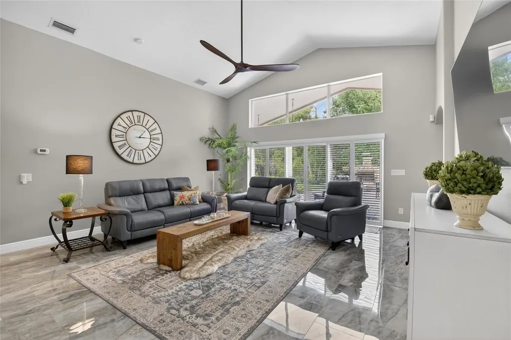 16525 Bridgewalk Drive Lithia FL 33547