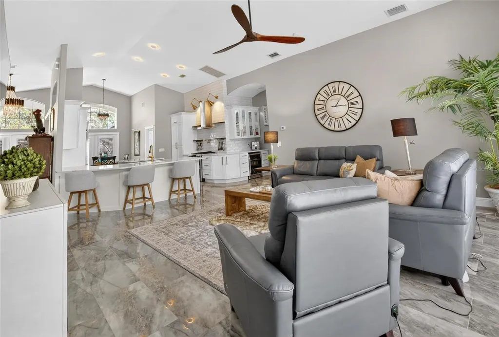 16525 Bridgewalk Drive Lithia FL 33547
