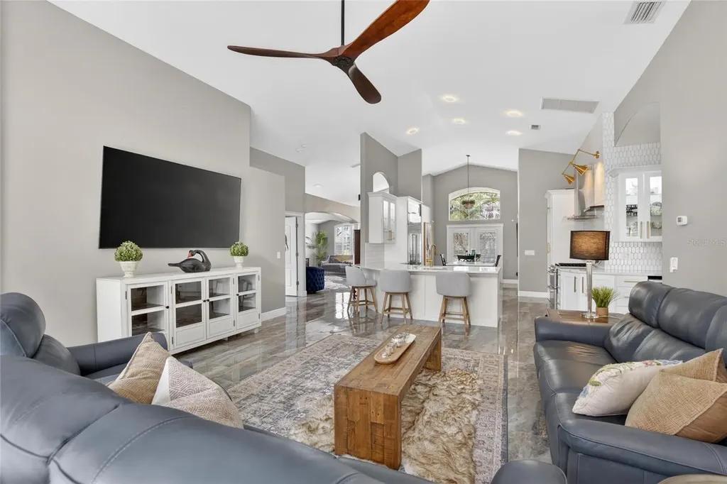 16525 Bridgewalk Drive Lithia FL 33547
