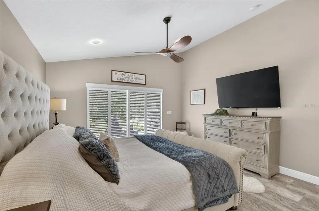 16525 Bridgewalk Drive Lithia FL 33547