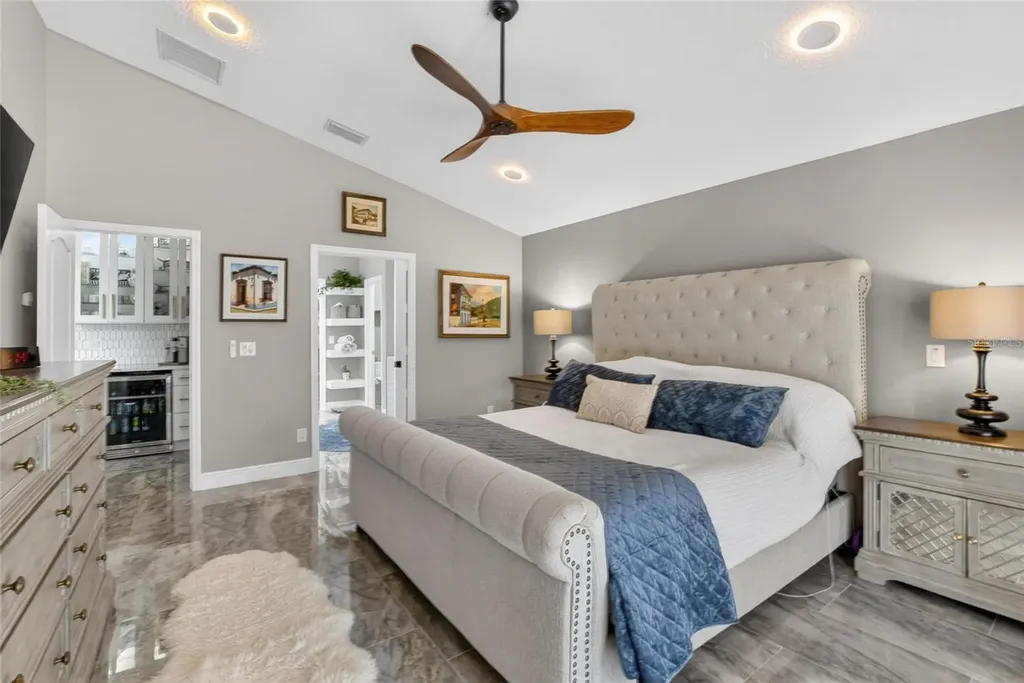 16525 Bridgewalk Drive Lithia FL 33547