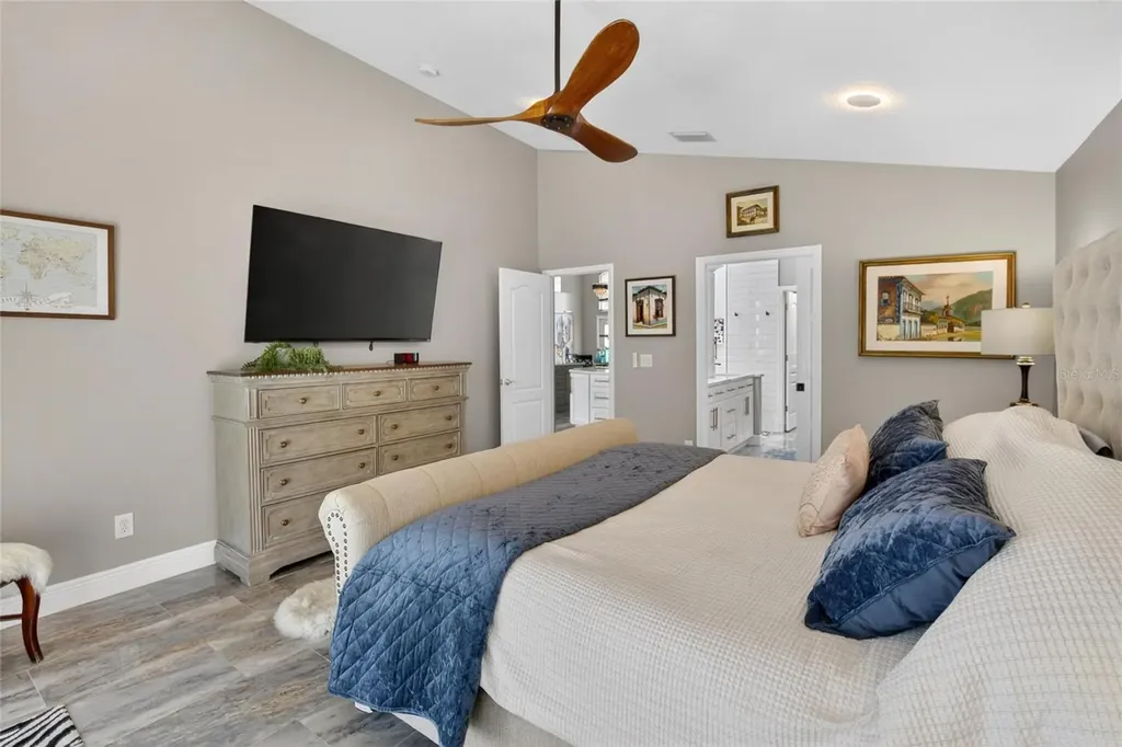 16525 Bridgewalk Drive Lithia FL 33547