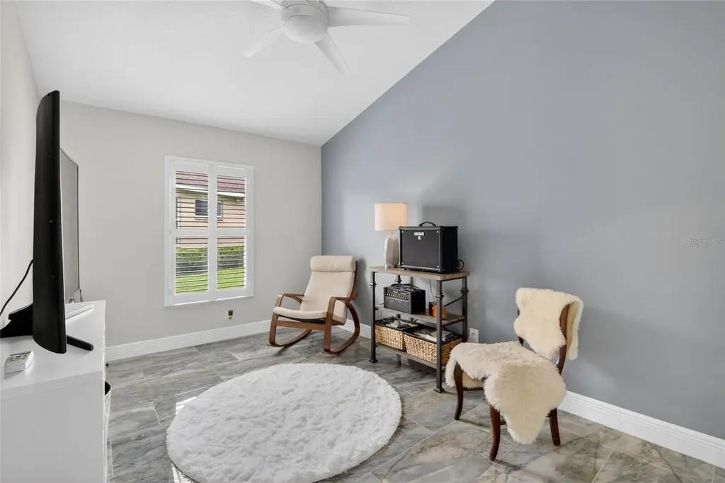 16525 Bridgewalk Drive Lithia FL 33547