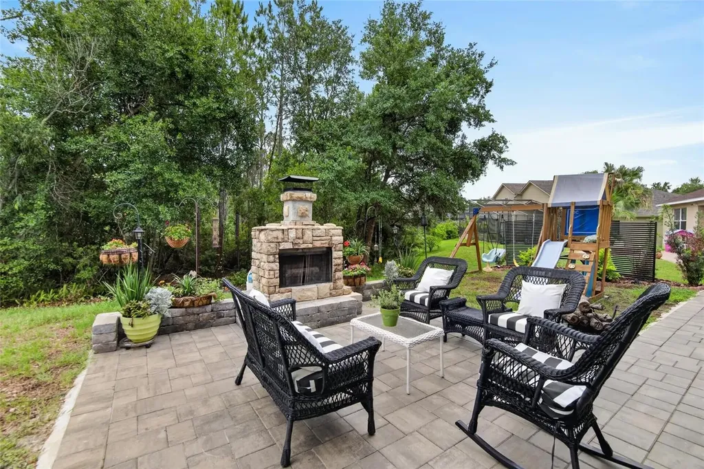 16525 Bridgewalk Drive Lithia FL 33547
